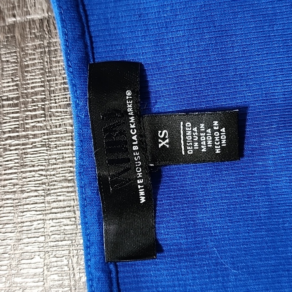 🦇 WHBM Forme Ribbed Stretch Button Tee 🦇 - Picture 3 of 5
